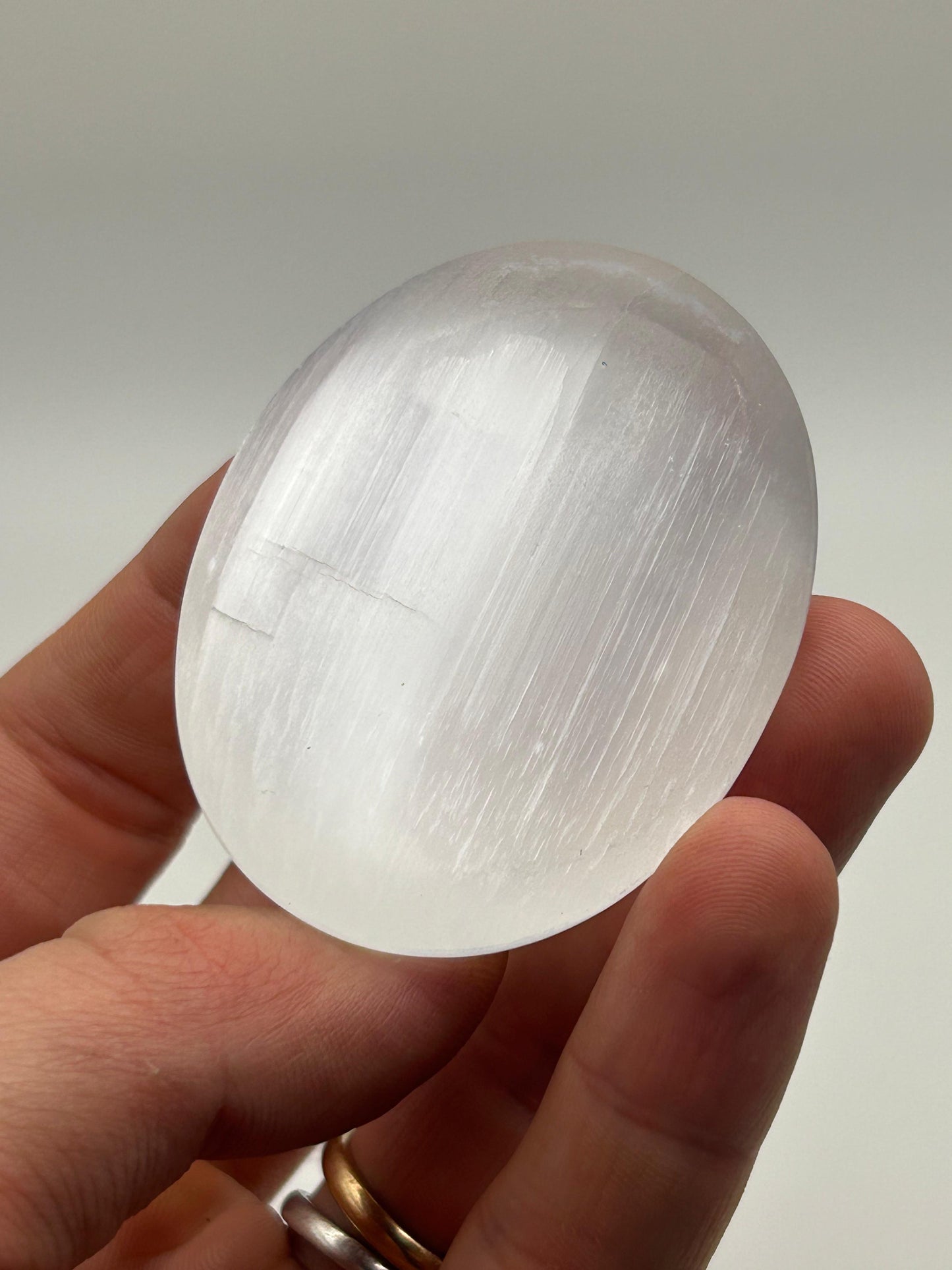 Palmstone in selenite satin spar