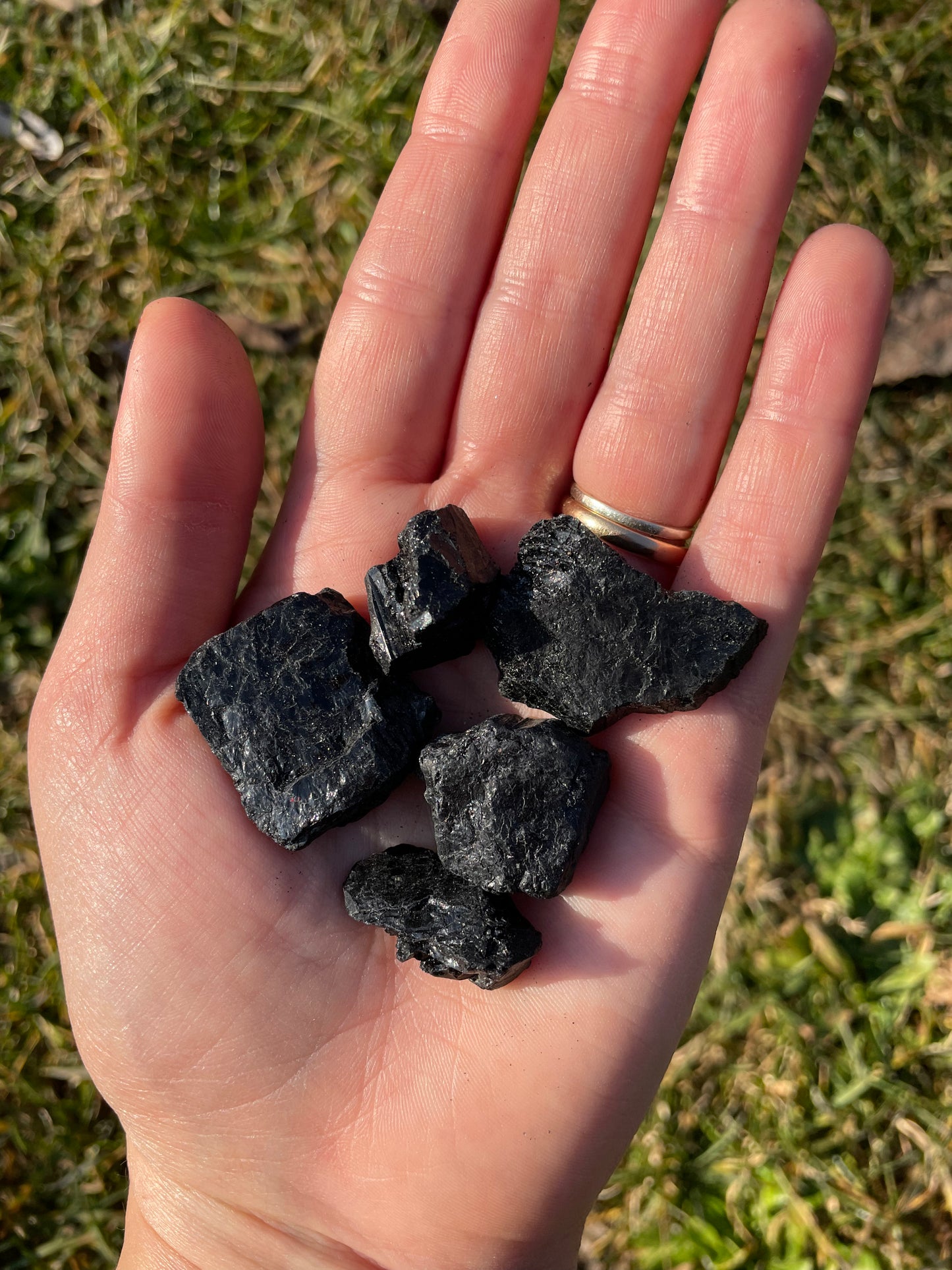 Tormalina nera grezza