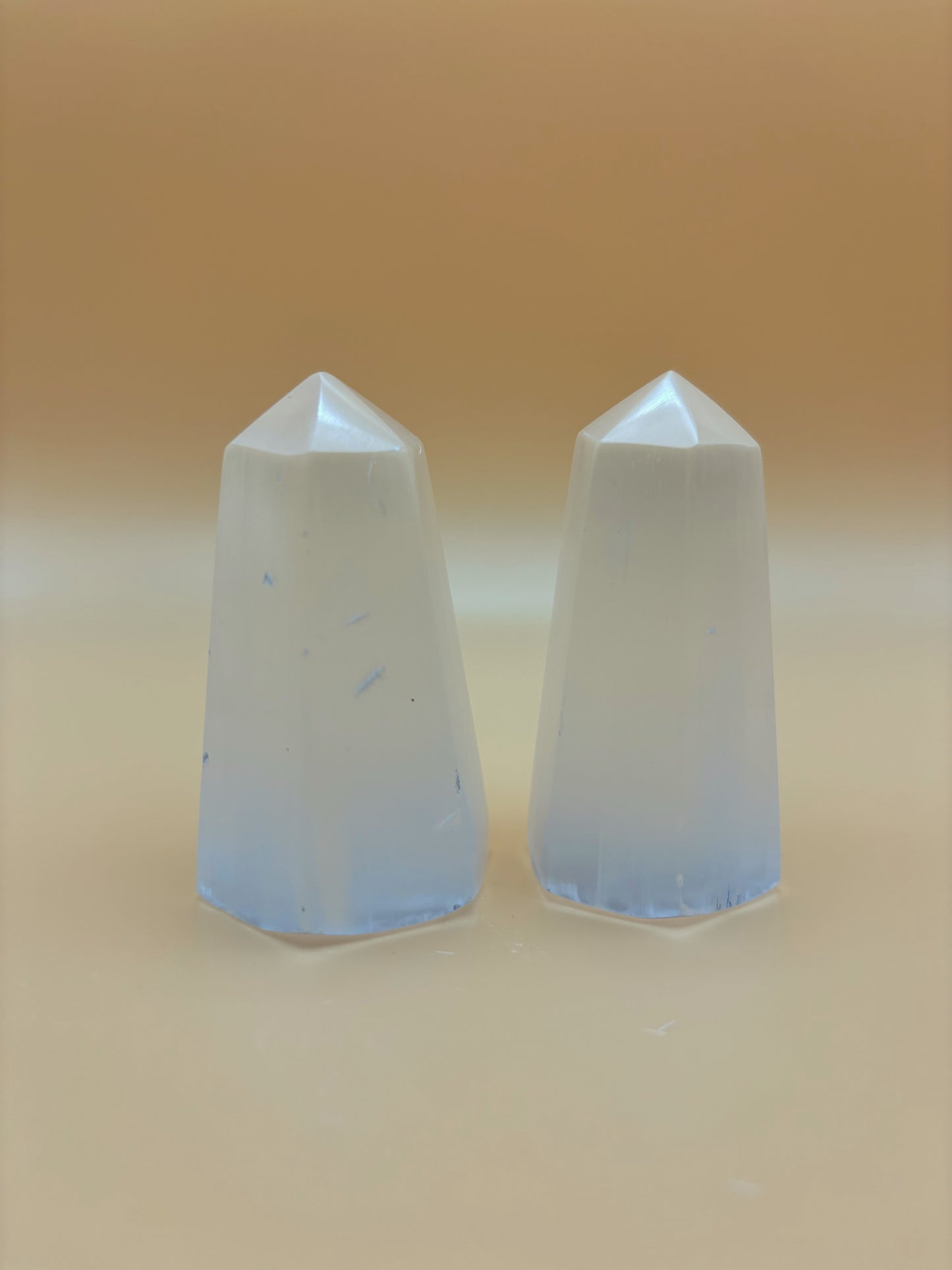 Torretta in selenite satin spar