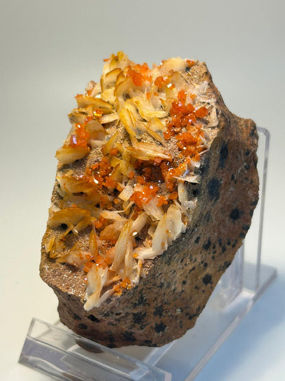 Vanadinite grezza