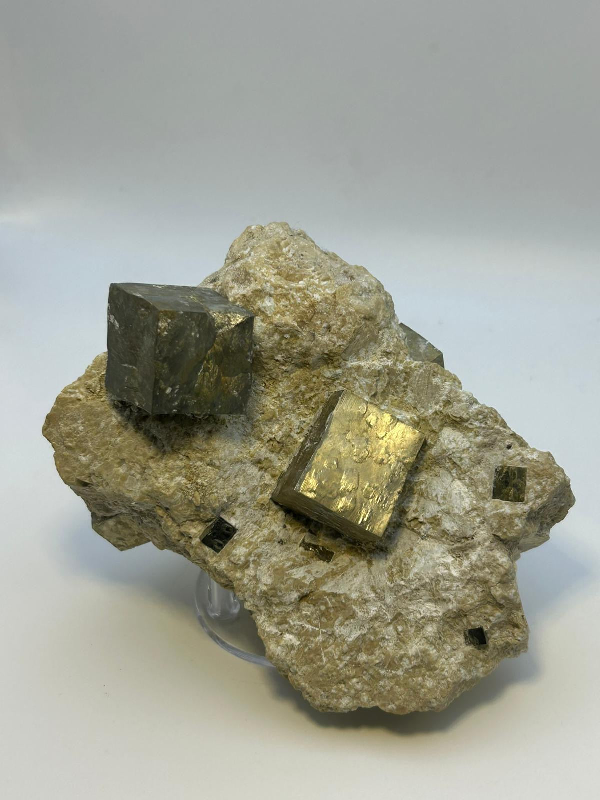 Pirite cubica su matrice