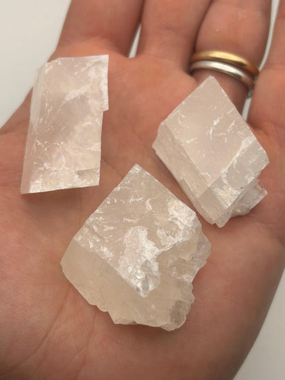 Calcite bianca grezza