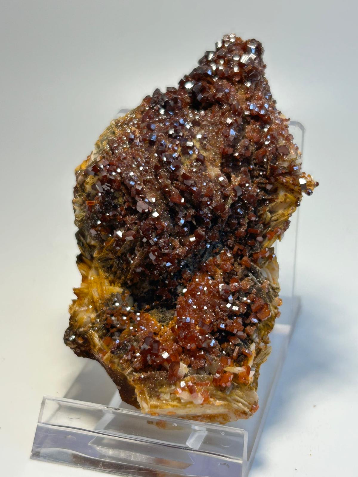Vanadinite grezza
