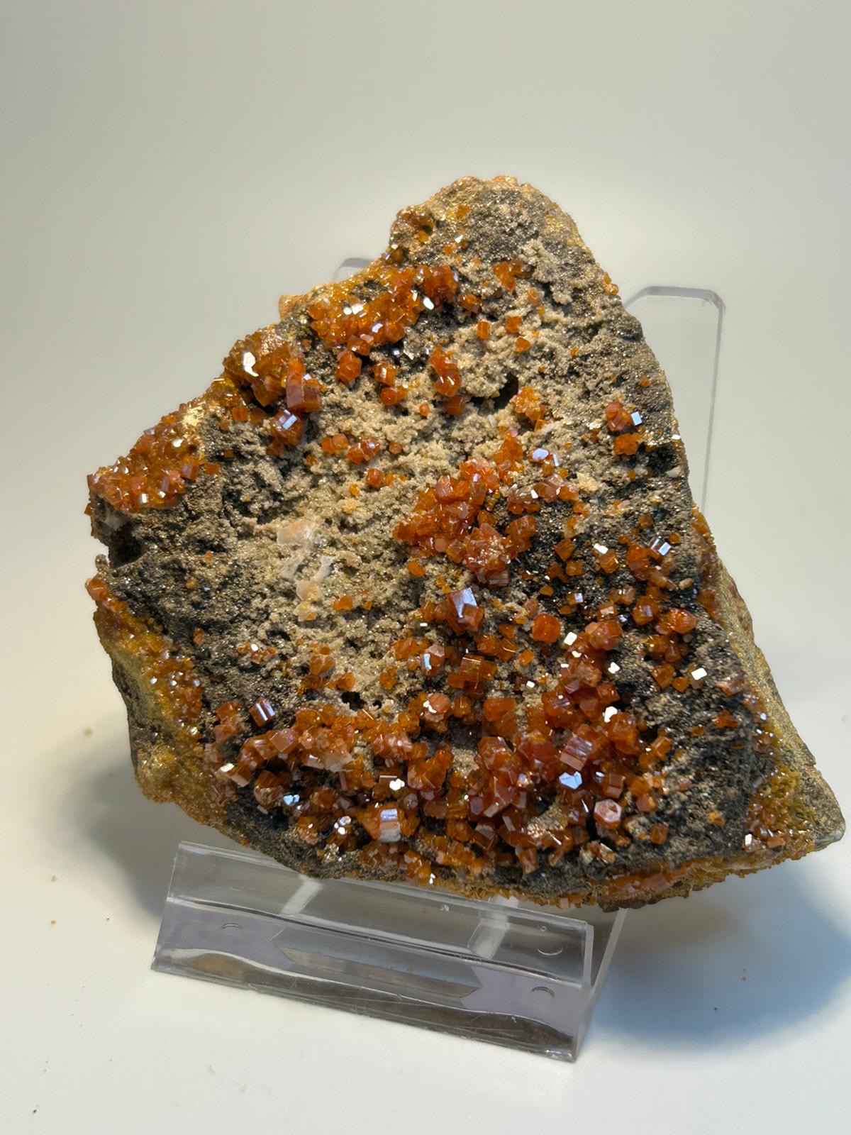 Vanadinite grezza