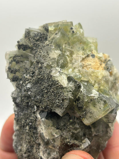 Fluorite con arseniopirite