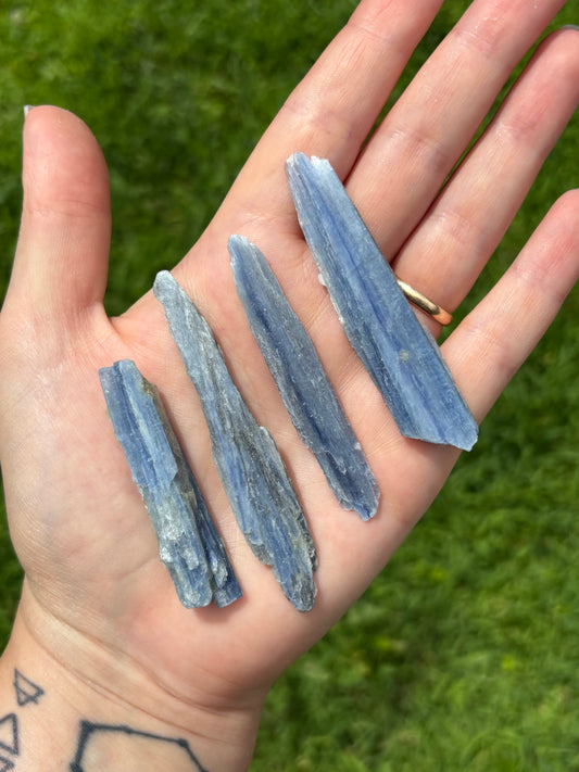 Cianite blu grezza