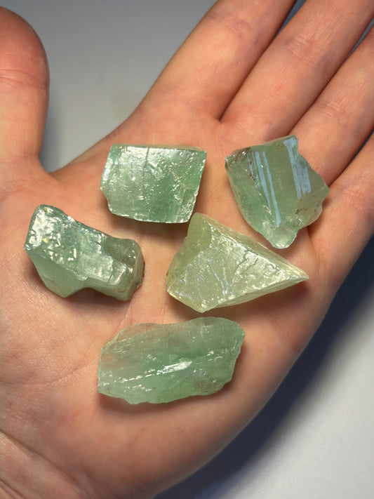 Calcite verde grezza