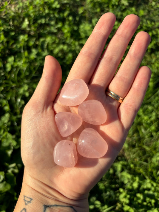 Quarzo rosa burattato