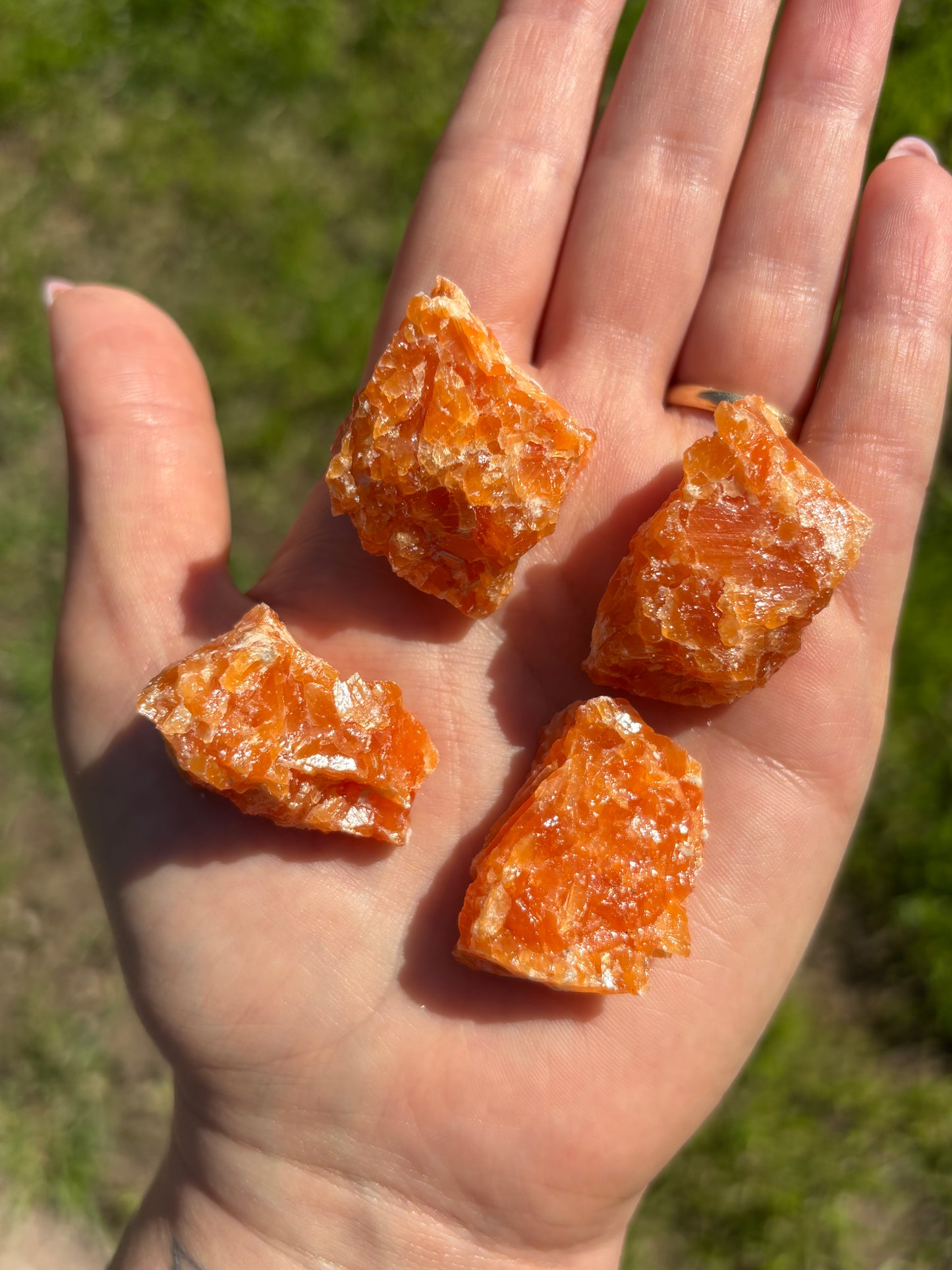 Calcite arancione grezza