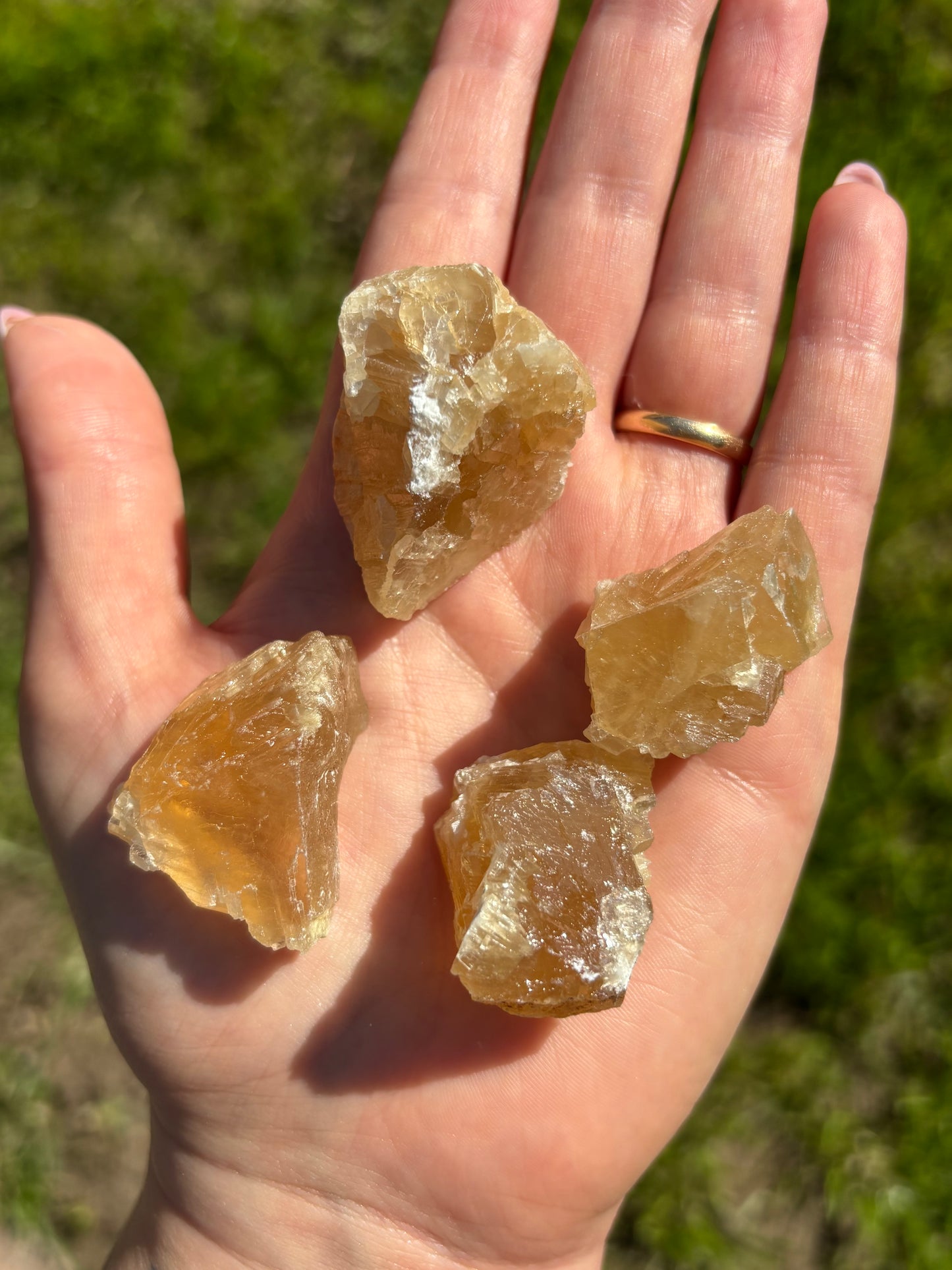 Calcite miele grezza