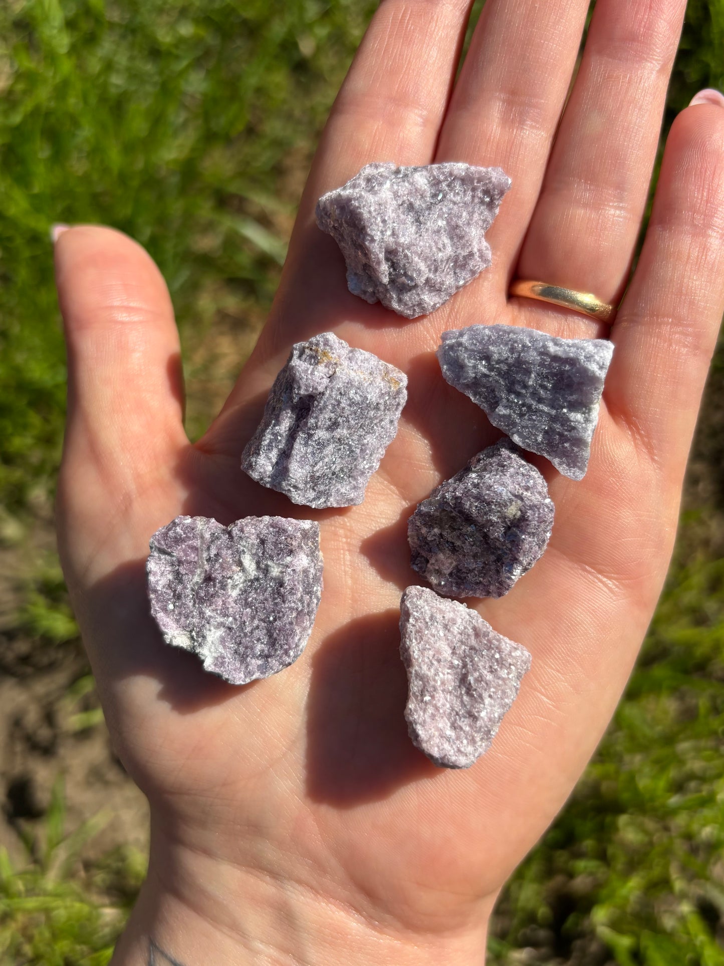 Lepidolite grezza