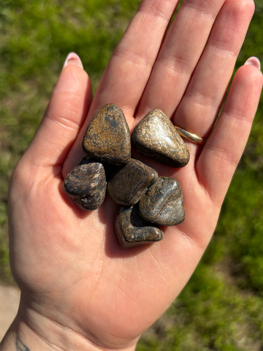 Bronzite burattata