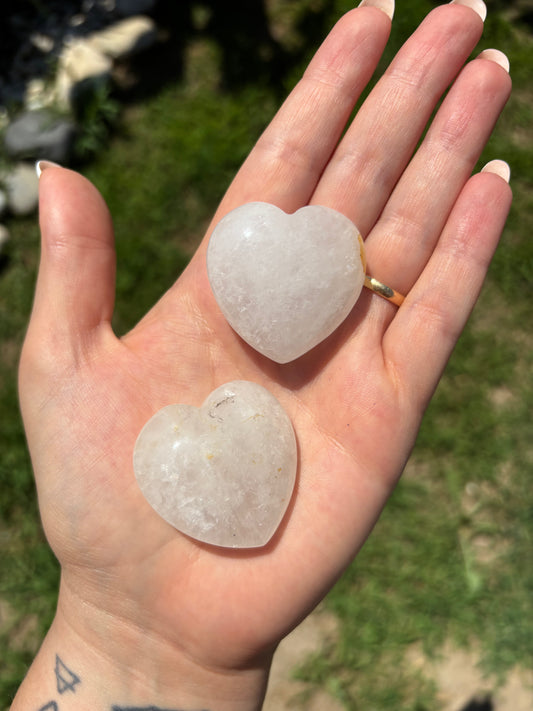 Cuore in quarzo bianco