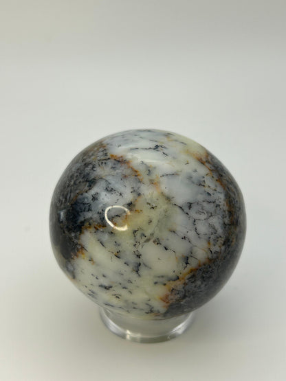 Sfera in merlinite