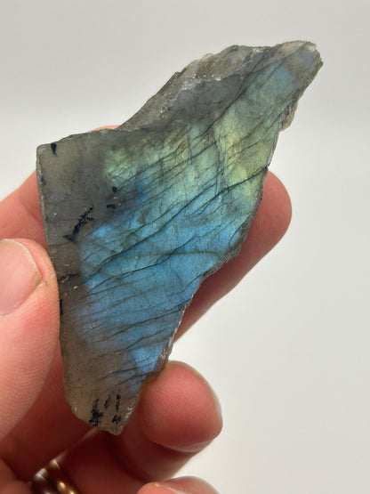 Fetta in labradorite lucidata