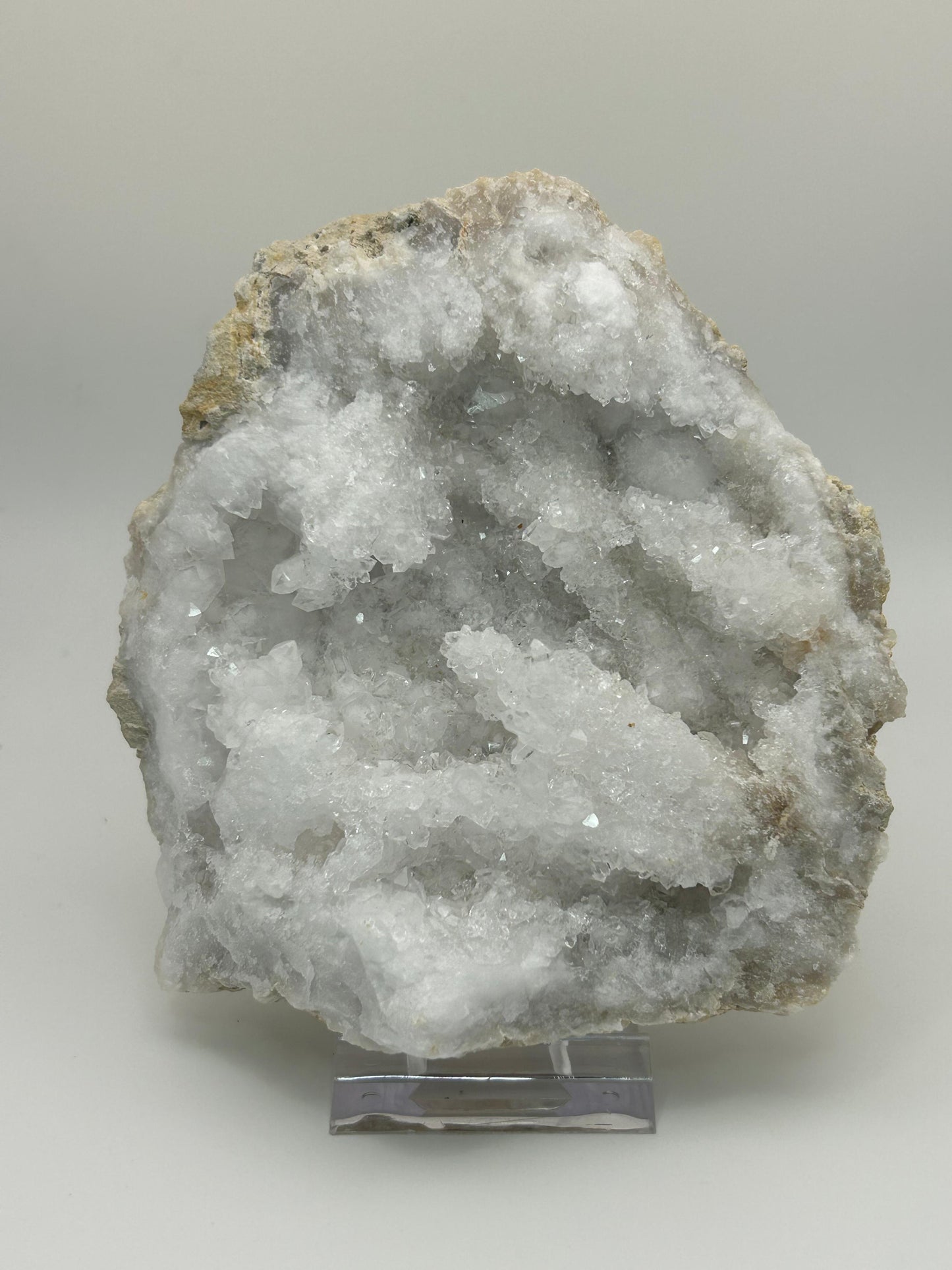Mezzo geode di quarzo