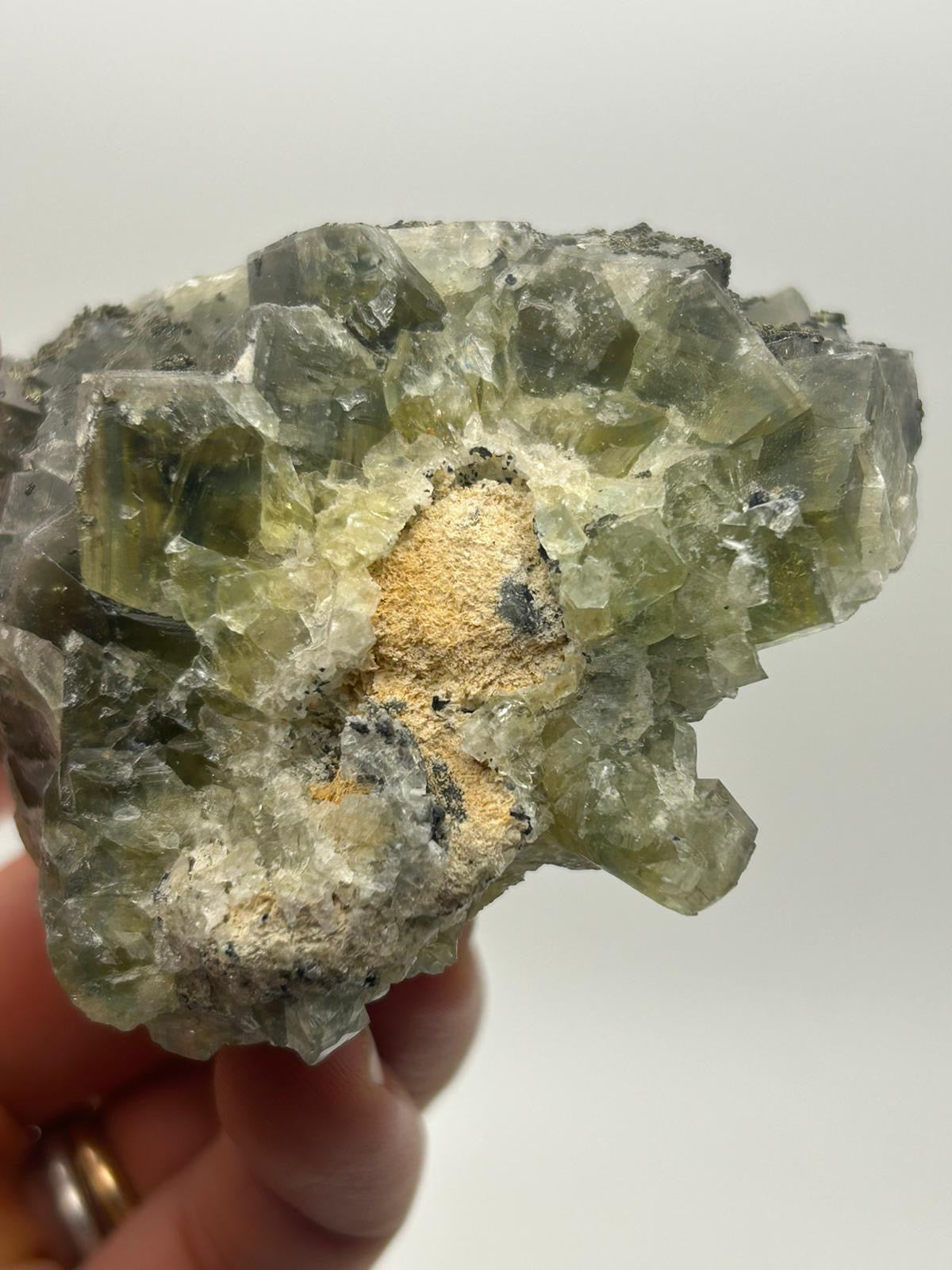 Fluorite con arseniopirite